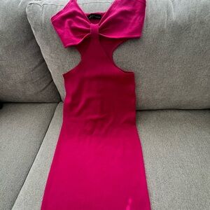 Elegant Pink Dress with Bow Detail